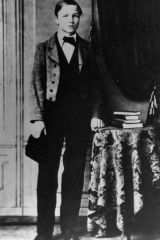 Bildnr: Sg1 Fotograf: Reinhold, F.A Motiv: August Strindberg Ort och Âr: Stockholm 1862