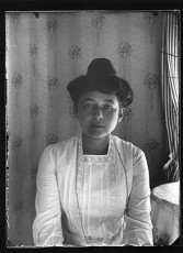 Harriet Bosse, Furusund 1904.
Foto: Otto Johansson.
Neg nr E 33178